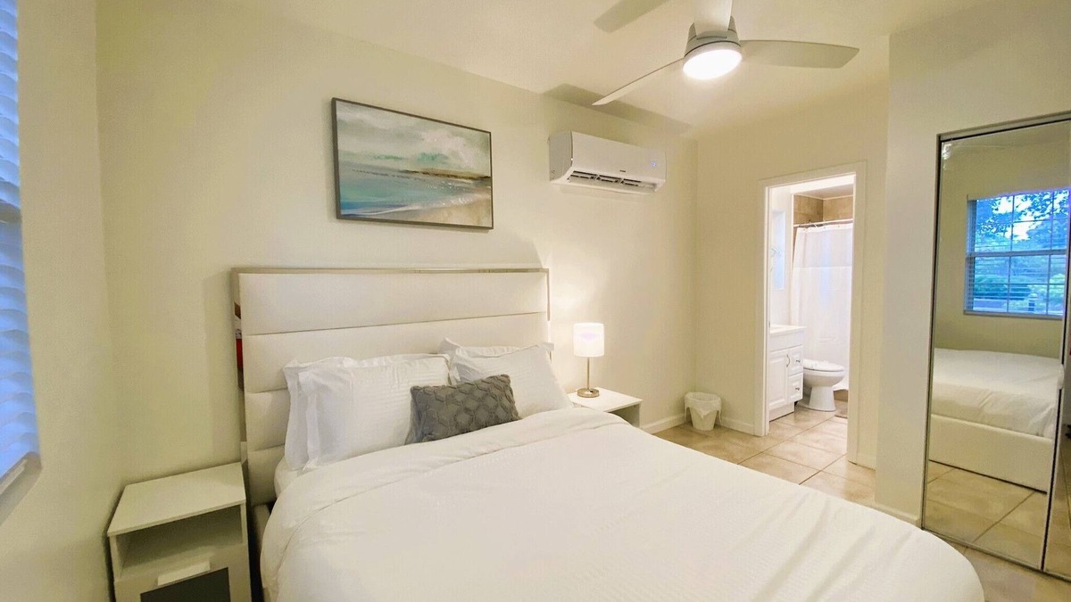 Orlando House | Modern 1BR/1BA Guest House by Universal/Parks