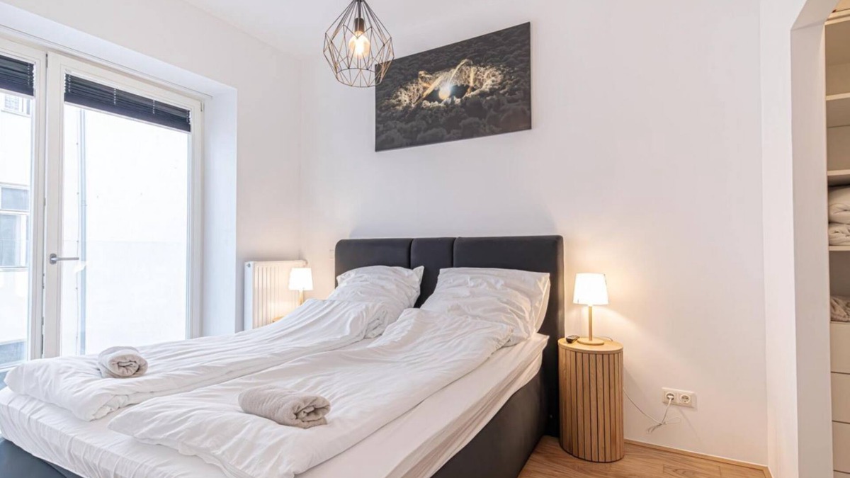 Wieden Apartment | Modern 1BR + 1LR Apartment in Vienna’s Downtown