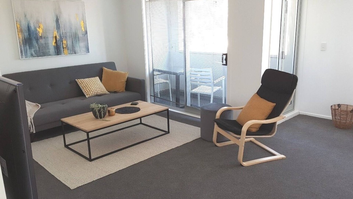 Woolston Apartment | Modern 1BR Apartment near Sumner Beach