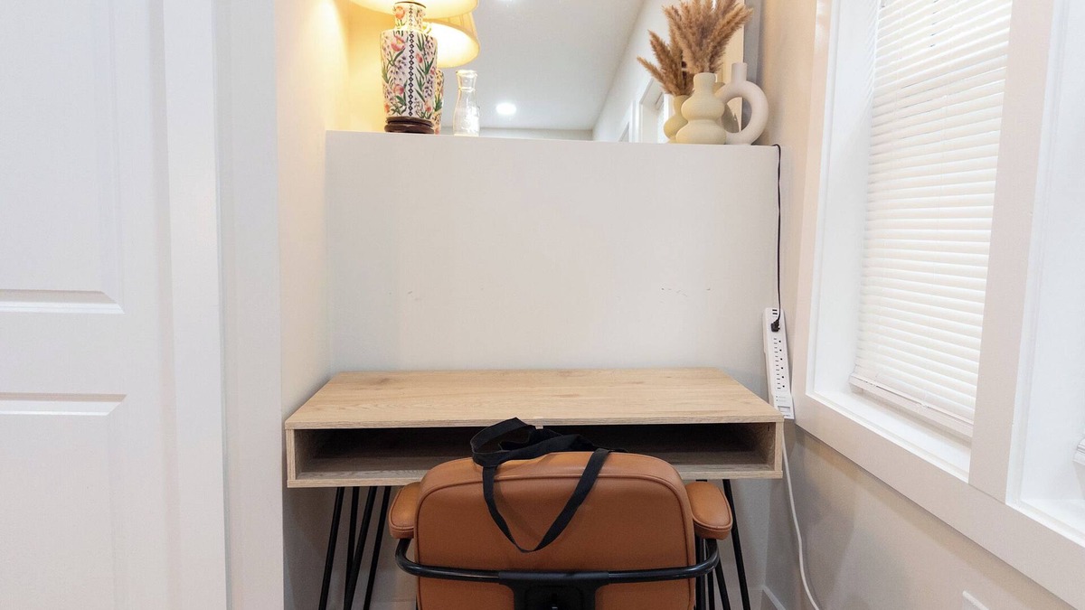 Washington Square West Apartment | Modern 1BR in Central Philly Near Hospitals, Parks, WiFi + Housekeeping