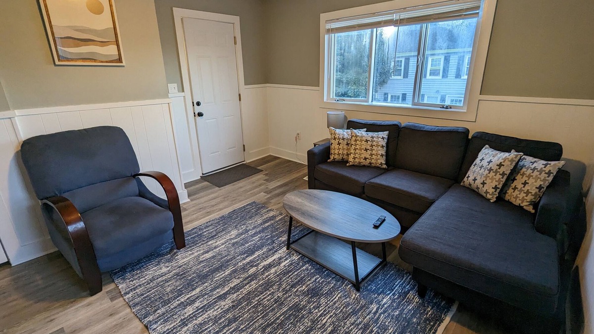 Biddeford Apartment | Modern 1br in downtown Biddeford