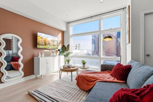 Fairmount Apartment | Modern 1BR Near Metro - Walk to MET & Cafes - Free Parking