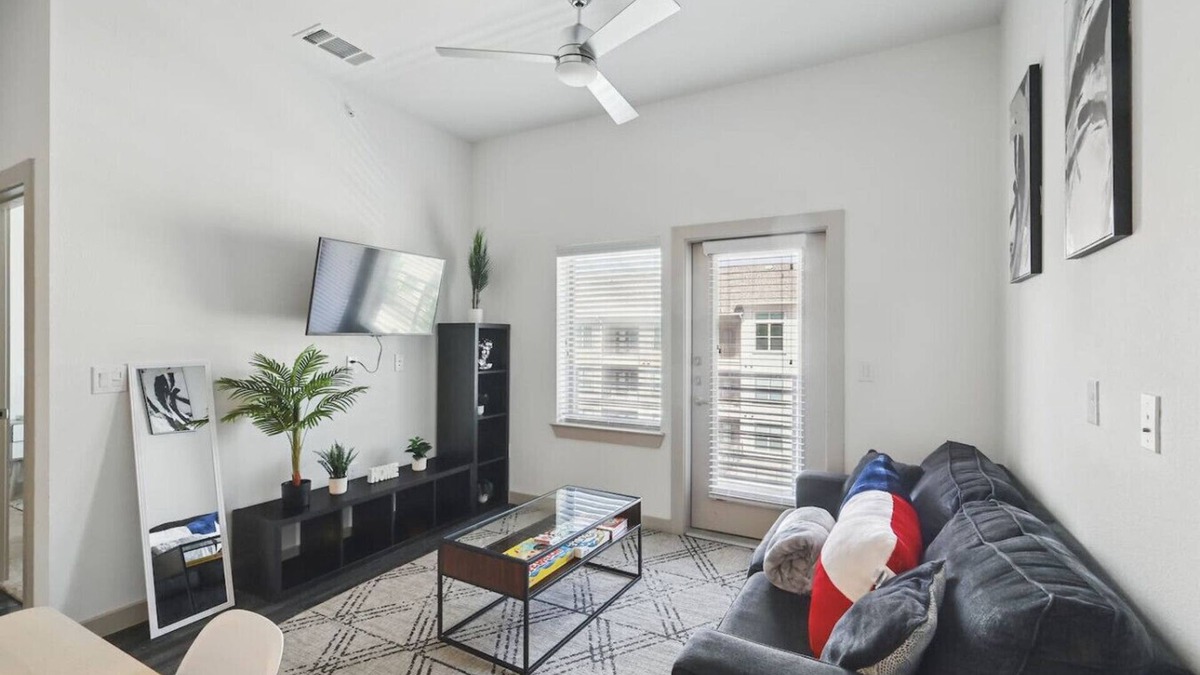 McKinney Apartment | Modern 1BR near TPC Golf | Free Parking & Wifi