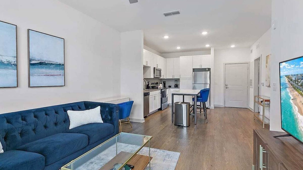 Arlington Apartment | Modern 1BR Retreat with Lake View