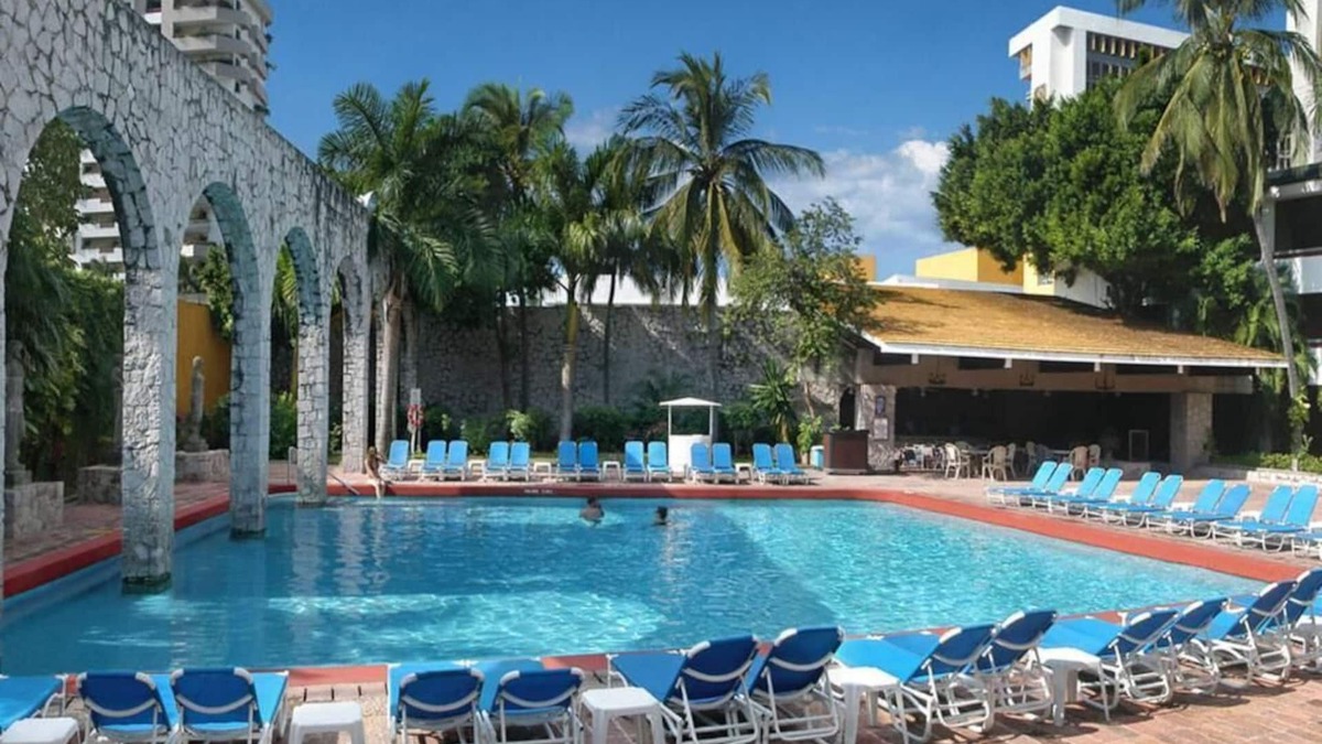 Las Gaviotas Condo | Modern 1BR Suite at El Cid Granada Hotel