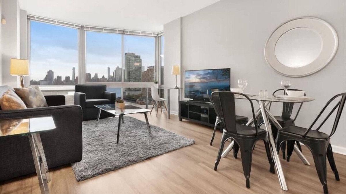 Hudson Exchange Apartment | Modern 1BR | Upscale Amenities | Heart of Jersey City | by GLS