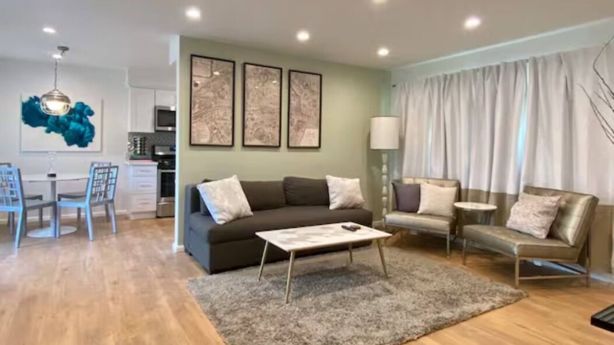 Downtown Condo | Modern 2/2 Glendale Condo, Parking, Washer/Dryer