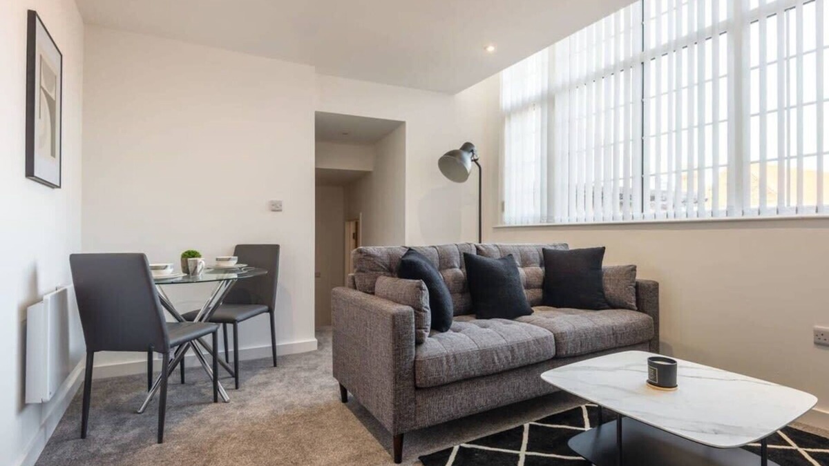 Hull Old Town Apartment | Modern 2 Bedroom Apartment in Central Hull
