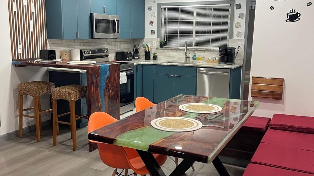Crystal River House | Modern 2-bed 2- bath waterfront home near Manatee Haven with kayaks