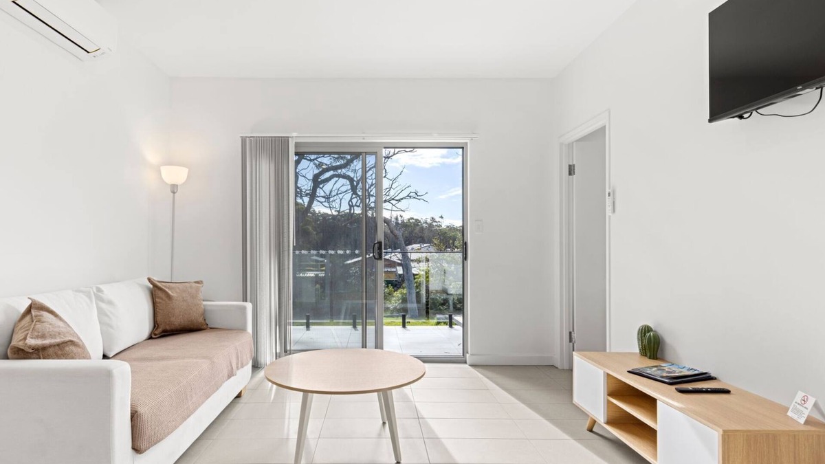 Callala Beach Apartment | Modern 2 Bed Apartment - 6 Min walk to beach