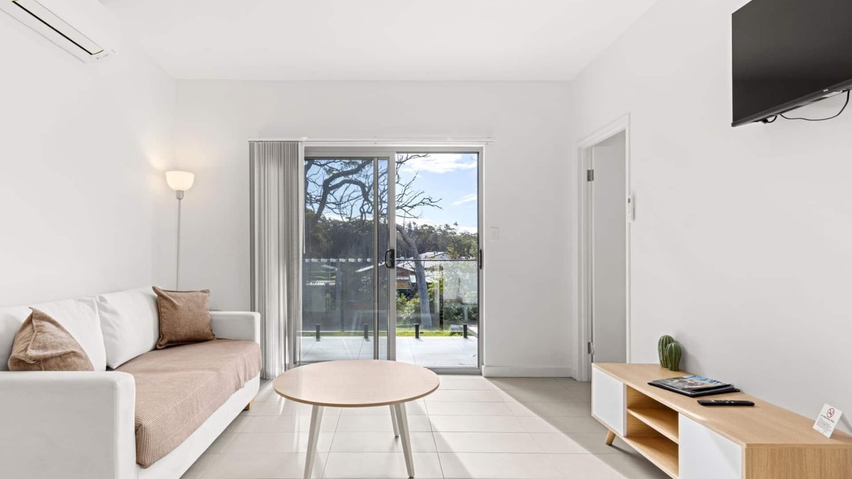Callala Beach Apartment | Modern 2 Bed Apartment with BBQ - 6 Min walk to beach