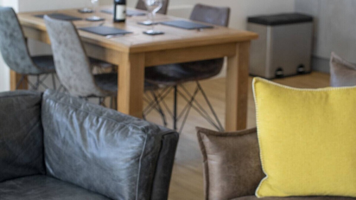 Swindon Apartment | Modern 2 Bed Apartment in Old Town Swindon
