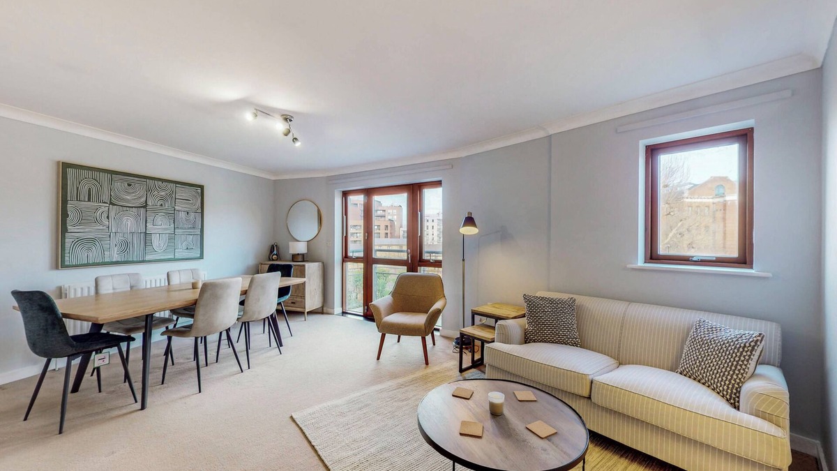 Lansbury Apartment | Modern 2 Bed APT-Balcony W/City Views-Langdon Park