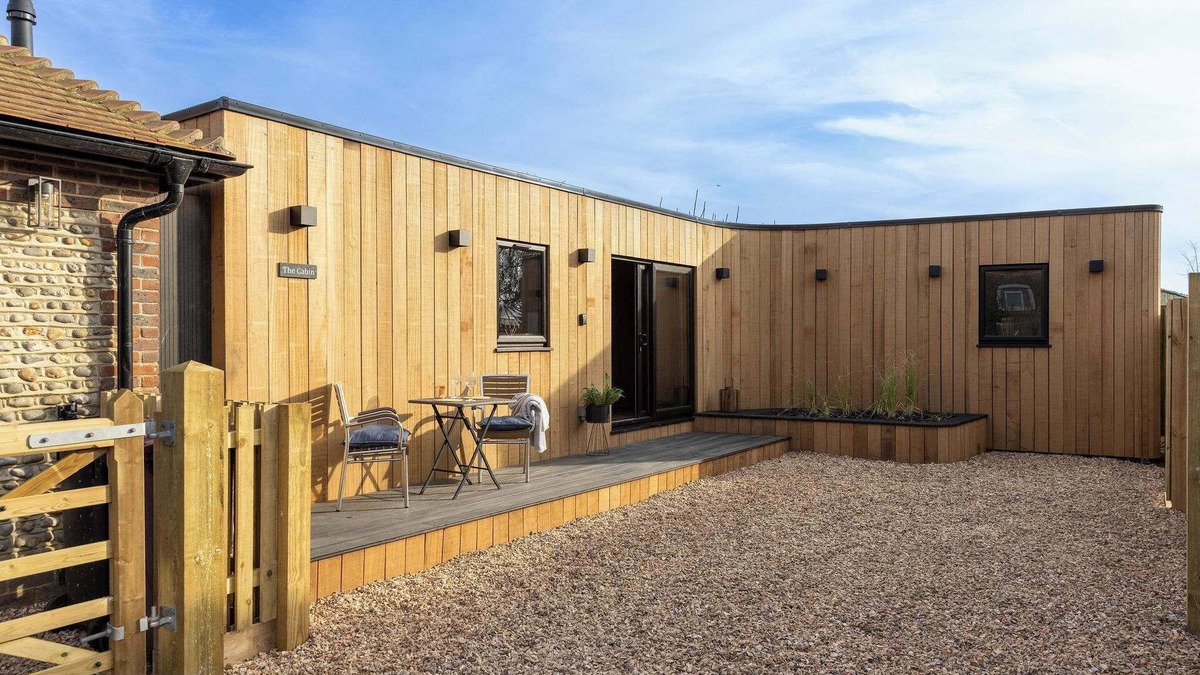 West Wittering Cabin | Modern 2-Bed Cabin Near West Wittering Beach
