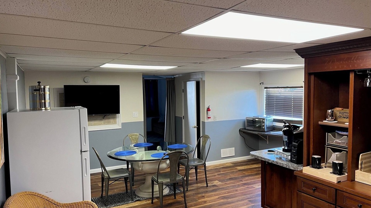 Loretto Apartment | Modern 2 Bed Suite on Bourbon Trail