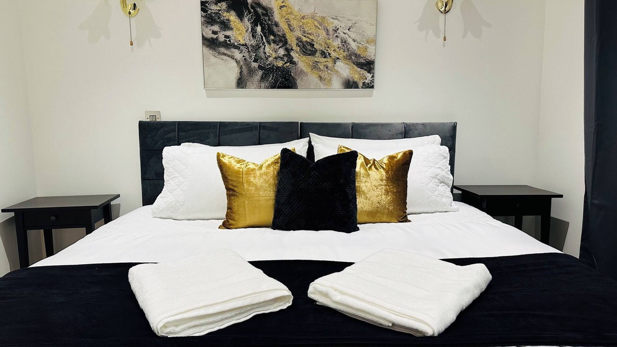 Fairfield Apartment | Modern 2 Bedroom 2 Bathroom