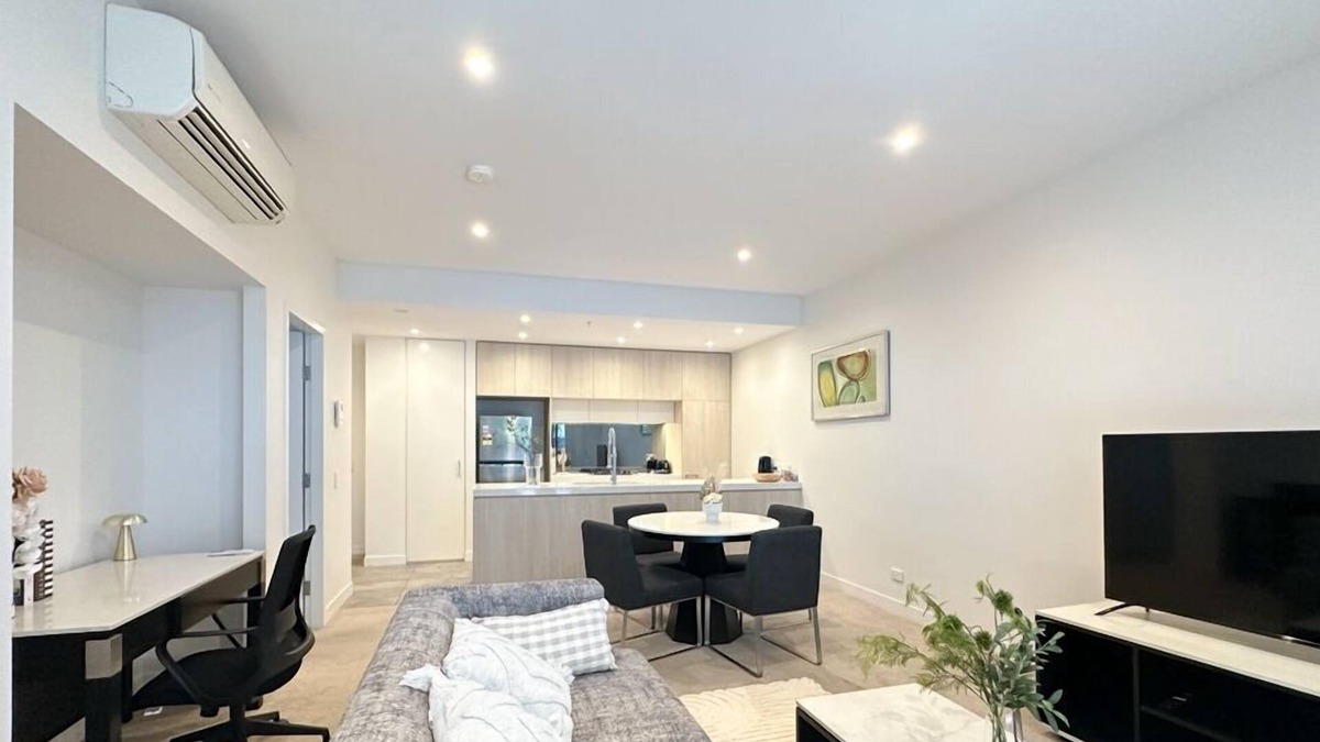 Macquarie Park Apartment | Modern 2-Bedroom Apartment next North Ryde Metro