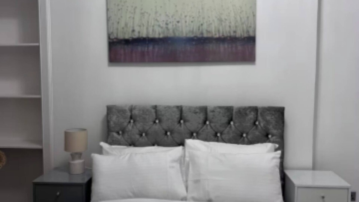 Haymarket Apartment | Modern 2 bedroom apartment close to city centre !
