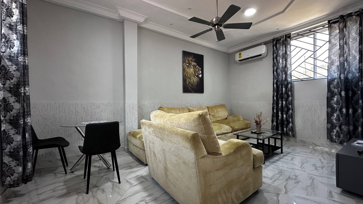 Gbawe Apartment | Modern 2-Bedroom Apartment Near Beach - Rose Villa Accra Suite G2