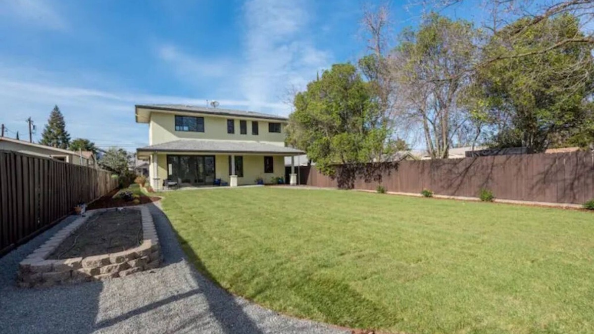 Winters House | Modern 2 bedroom close to historic downtown winters