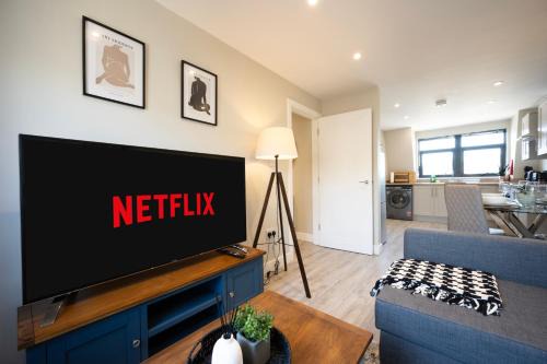 Chatham Apartment | Modern 2 Bedroom Flat, Central Chatham, Self Check-in