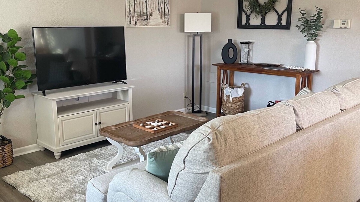 Taylor House | Modern 2-bedroom townhome with fenced yard in welcoming Taylor