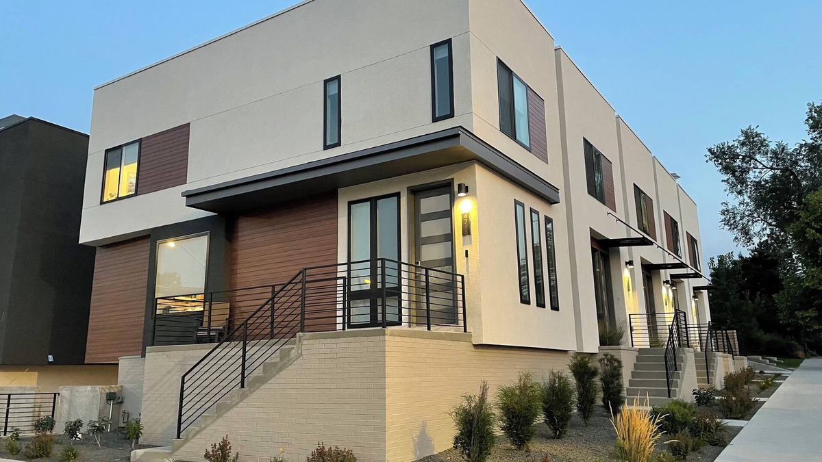 Berkeley House | Modern 2-bedroom townhouse with mountain views