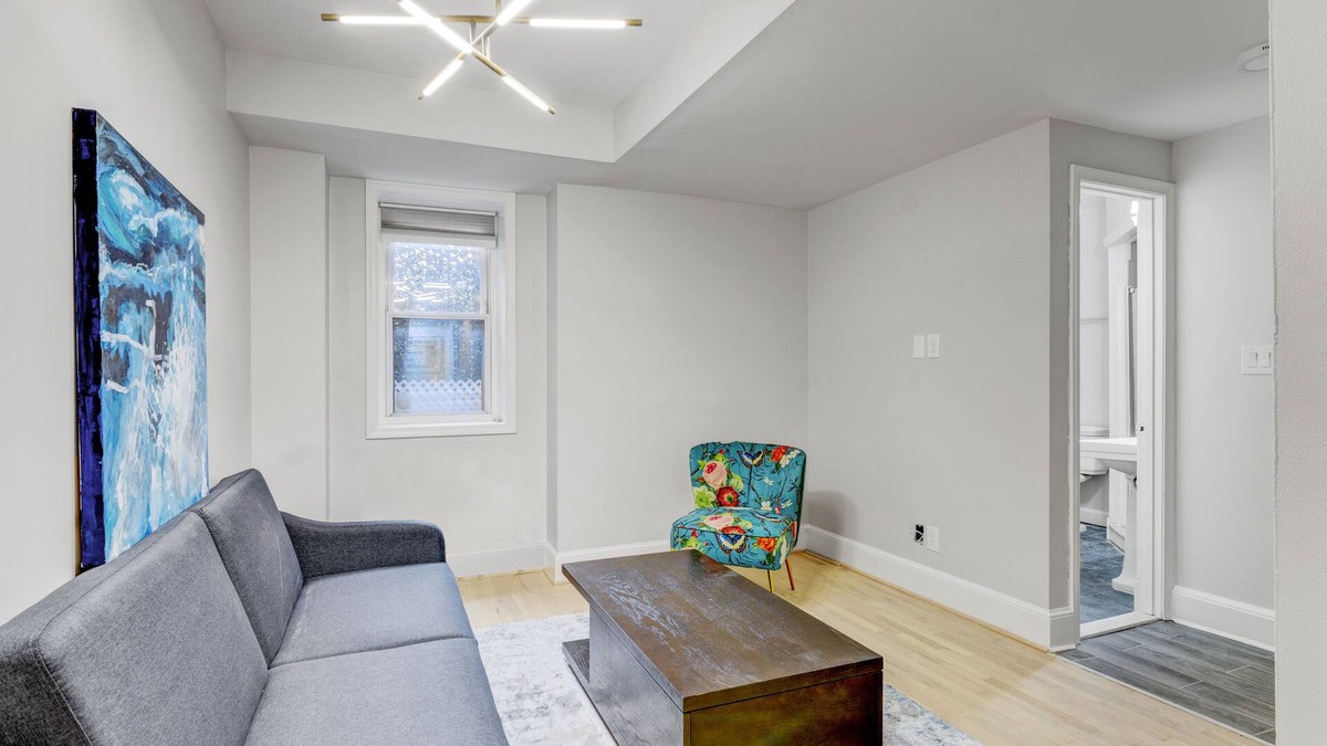 Dupont Circle Apartment | Modern 2 Bedroom Unit in Dupont walk to White House!