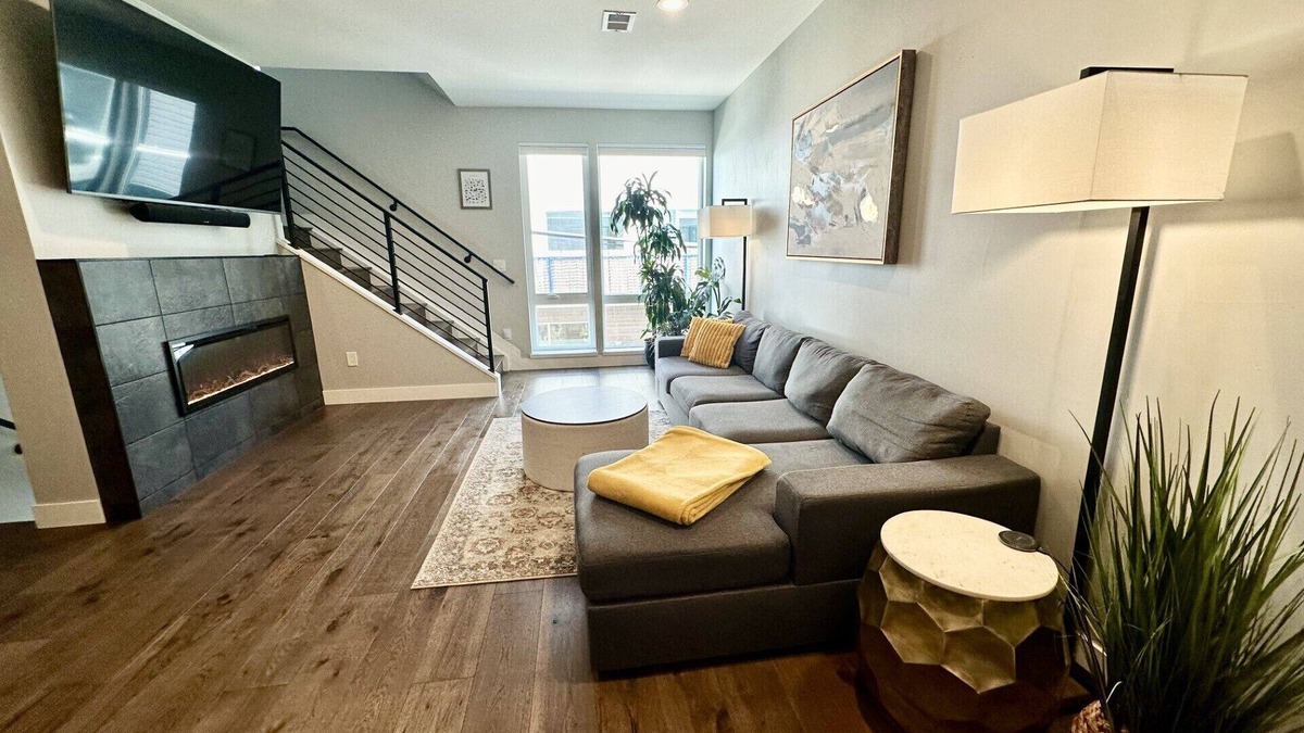West Colfax House | Modern 2-Bedroom - Walk to Broncos w/Hot Tub, Patio, & Fireplace!
