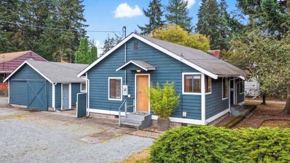 Pinehurst House | Modern 2 Bedrooms in Northgate, Close to Downtown
