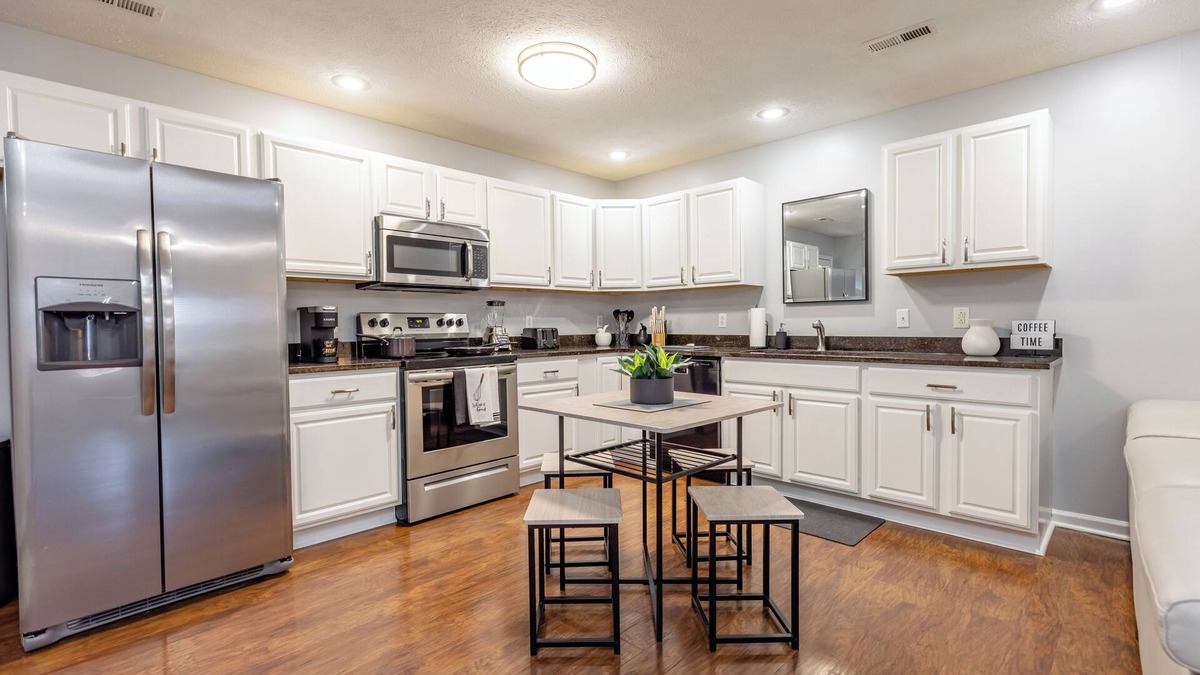 Osage Apartment | Modern 2 BR apartment great location