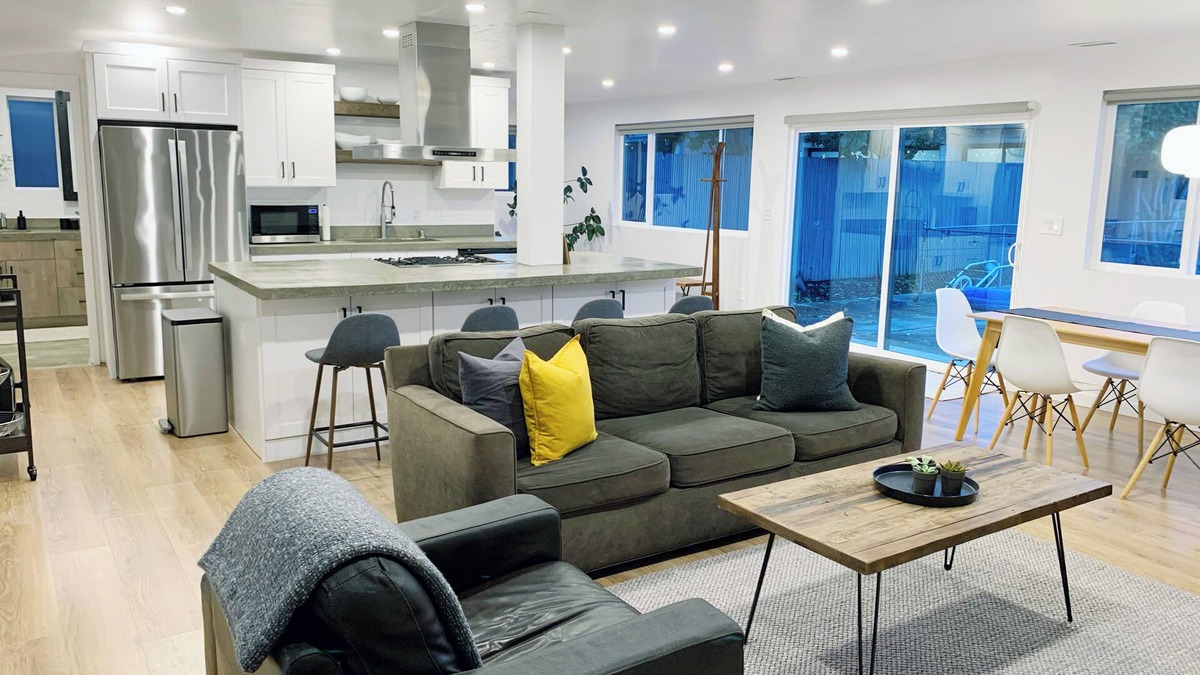 Seattle Metro Area House | Modern 2 BR, Spacious Guesthouse in Seward Park/Columbia City Next to Lake WA