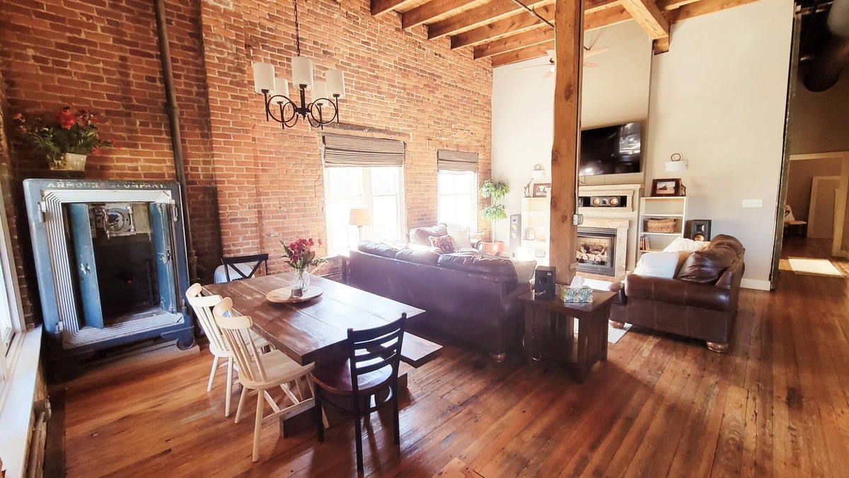 Central Business District Apartment | Modern 2 BR w/Rooftop Deck