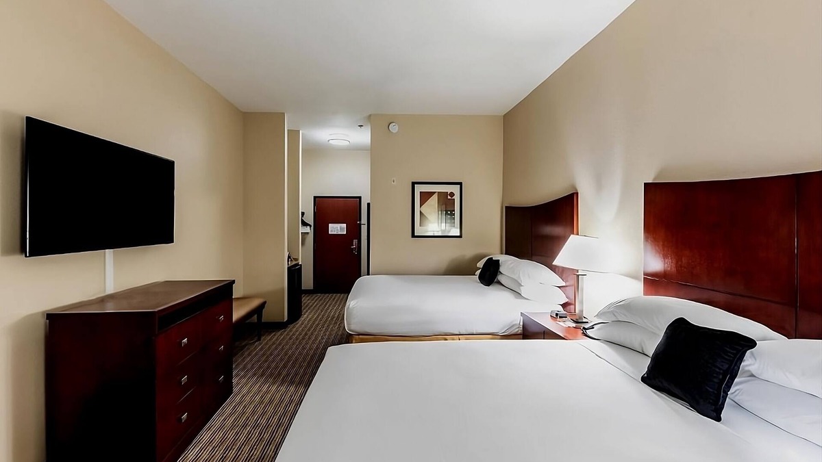 Mineral Wells Hotel | Modern 2 King Beds Room | Red Lion Inn & Suites, Free Parking! Near Baker Hotel