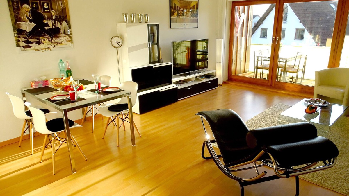 Meersburg Apartment | Modern 2 room apartment with balcony and lake and mountain view as well as internet/WiFi