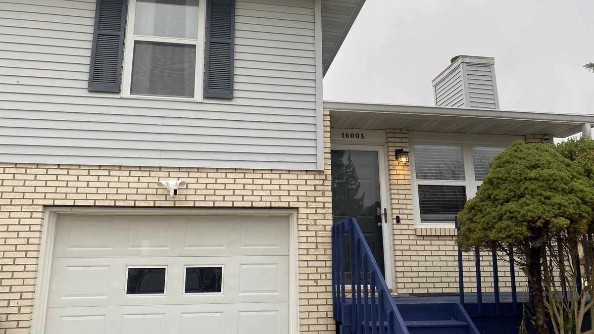 Normal House | Modern 2Bd/1.5Ba Duplex w/Garage