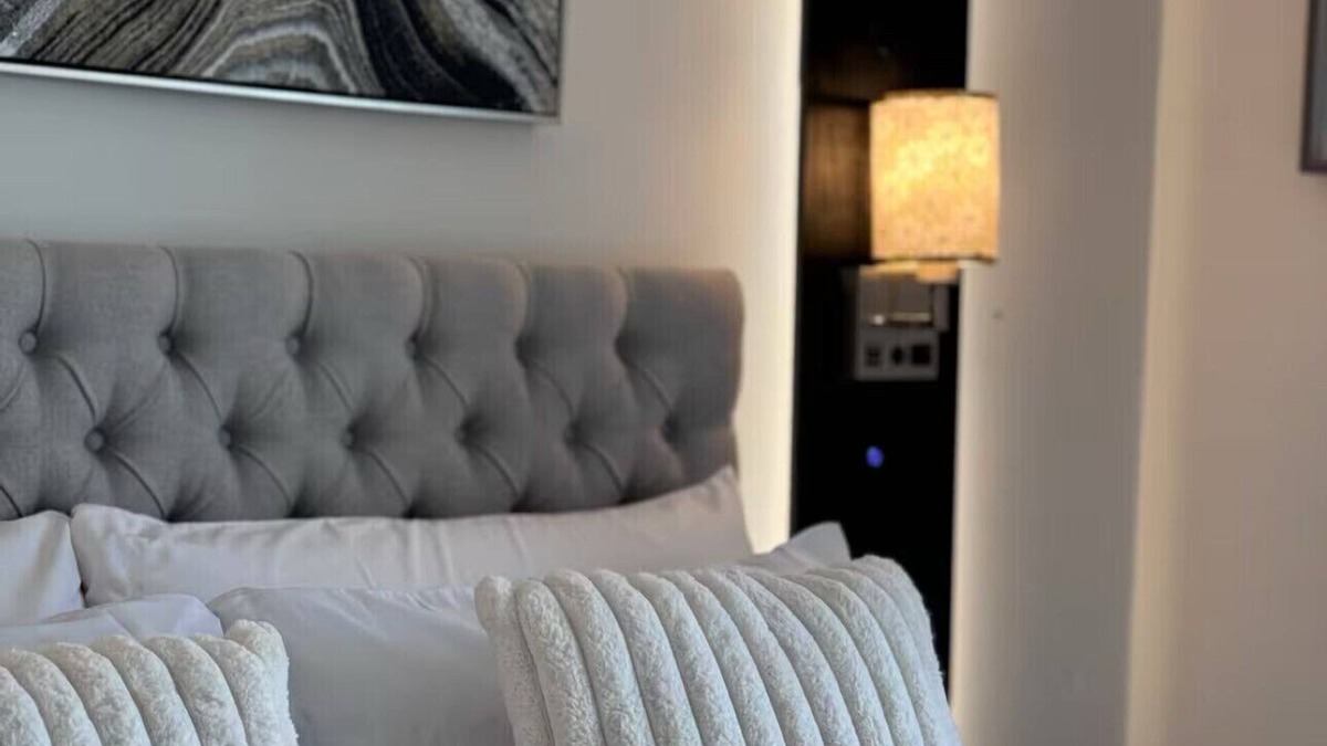 Manhattan Apartment | Modern 2BDR with fireplace & and Lounge