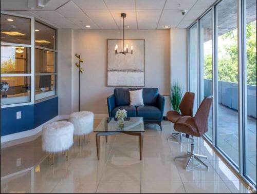 Towson Apartment | Modern 2bed 2 bath heart of Townson suite