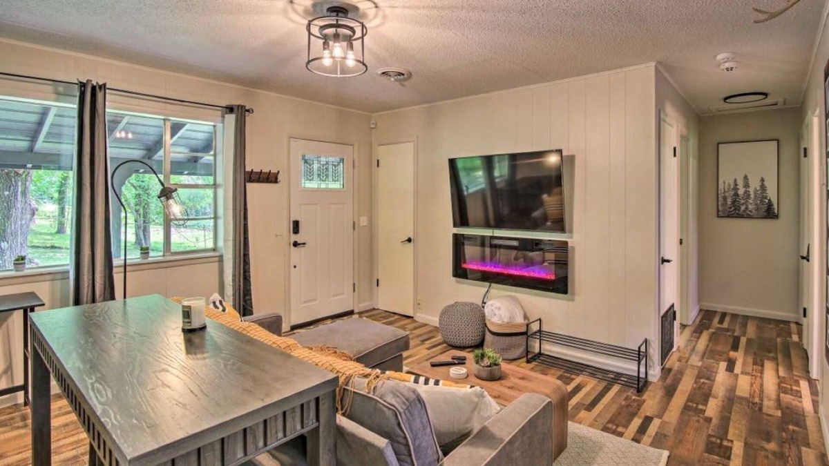 Wagoner House | Modern 2BR/1BA Home on Fort Gibson Lake