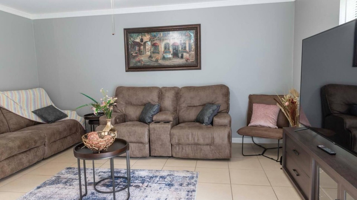 Woodlake - Briar Meadow Apartment | Modern 2BR/2BA Apartment in Prime Houston Location – Near Galleria!