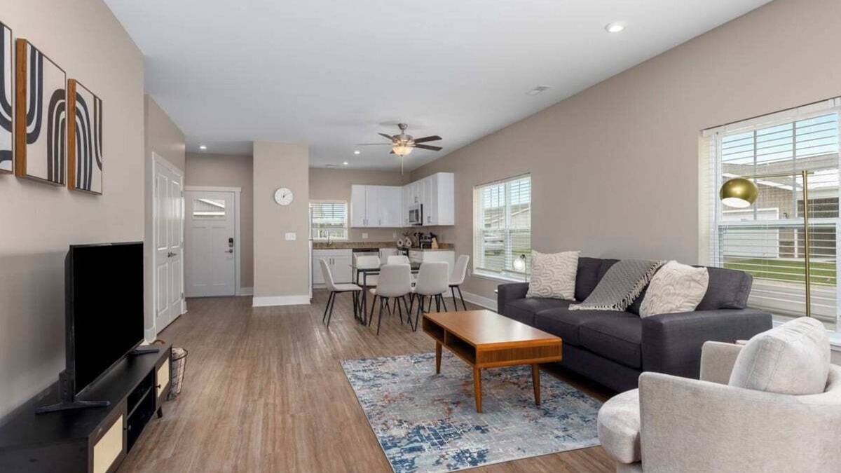 Grandville Condo | Modern 2BR + 2BA New Build Condo w/Garage & Patio