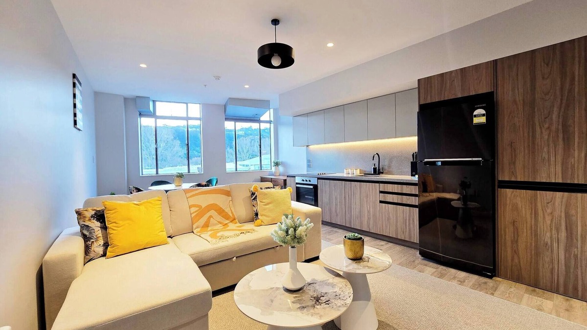 Lower Hutt Apartment | Modern 2BR Apartment in Lower Hutt's Heart