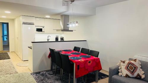 Tapiola Apartment | Modern 2BR apartment W 2 balconies, Metro, Helsinki 15min