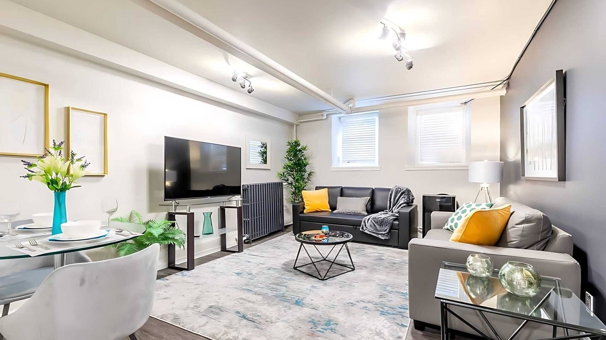 Hamilton Apartment | Modern 2BR Condo - Central Downtown