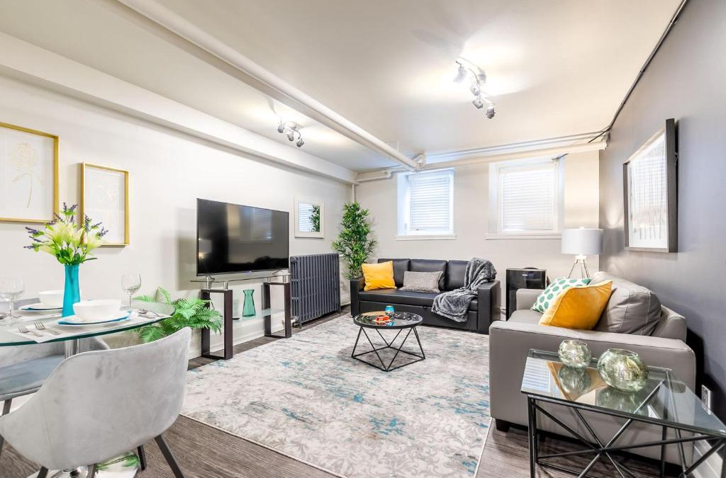 Hamilton Apartment | Modern 2BR Condo - Centrally Located Downtown
