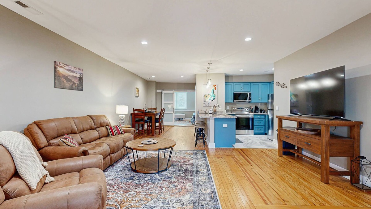 Waynesville Condo | Modern 2BR Condo Located over Main Street with Cable, Wifi, and Full Kitchen