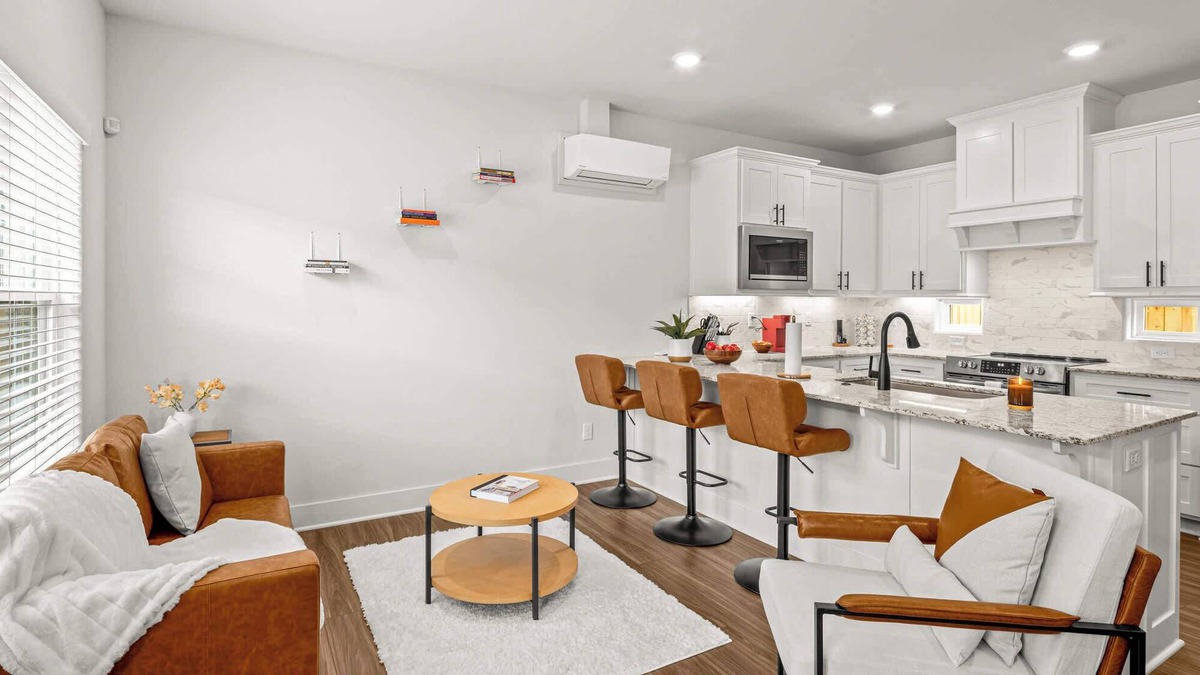Fayetteville Condo | Modern 2BR Condo | Near U of A & Razorback Stdm