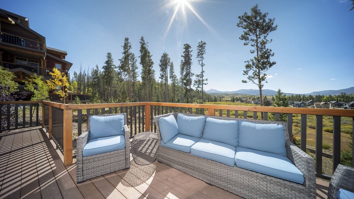 Fraser Condo | Modern 2BR condo w/mountain views & BBQ