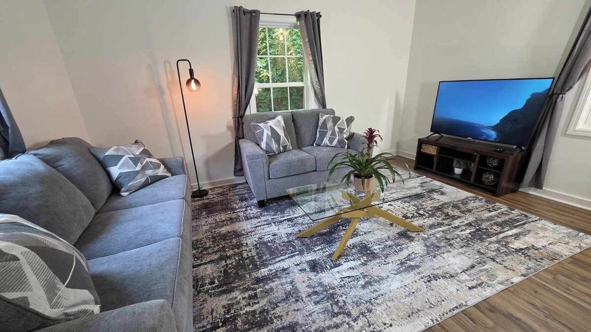 Judson House | Modern 2BR Great for Work & Family - 6 Min from Downtown Greenville
