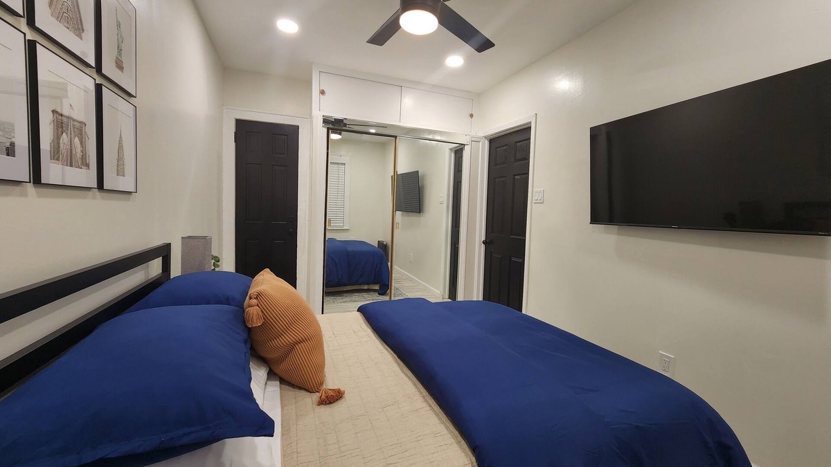 Queens Apartment | Modern 2BR - Ideal for Med Rotations & Biz Trips